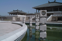 courtyard_1.GIF (20689 ֽ)
